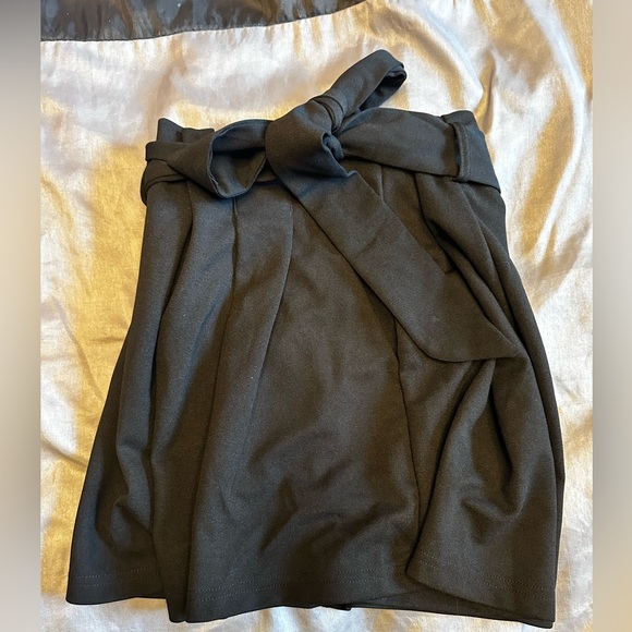 SHIEN Shorts with Bow - Picture 2 of 8